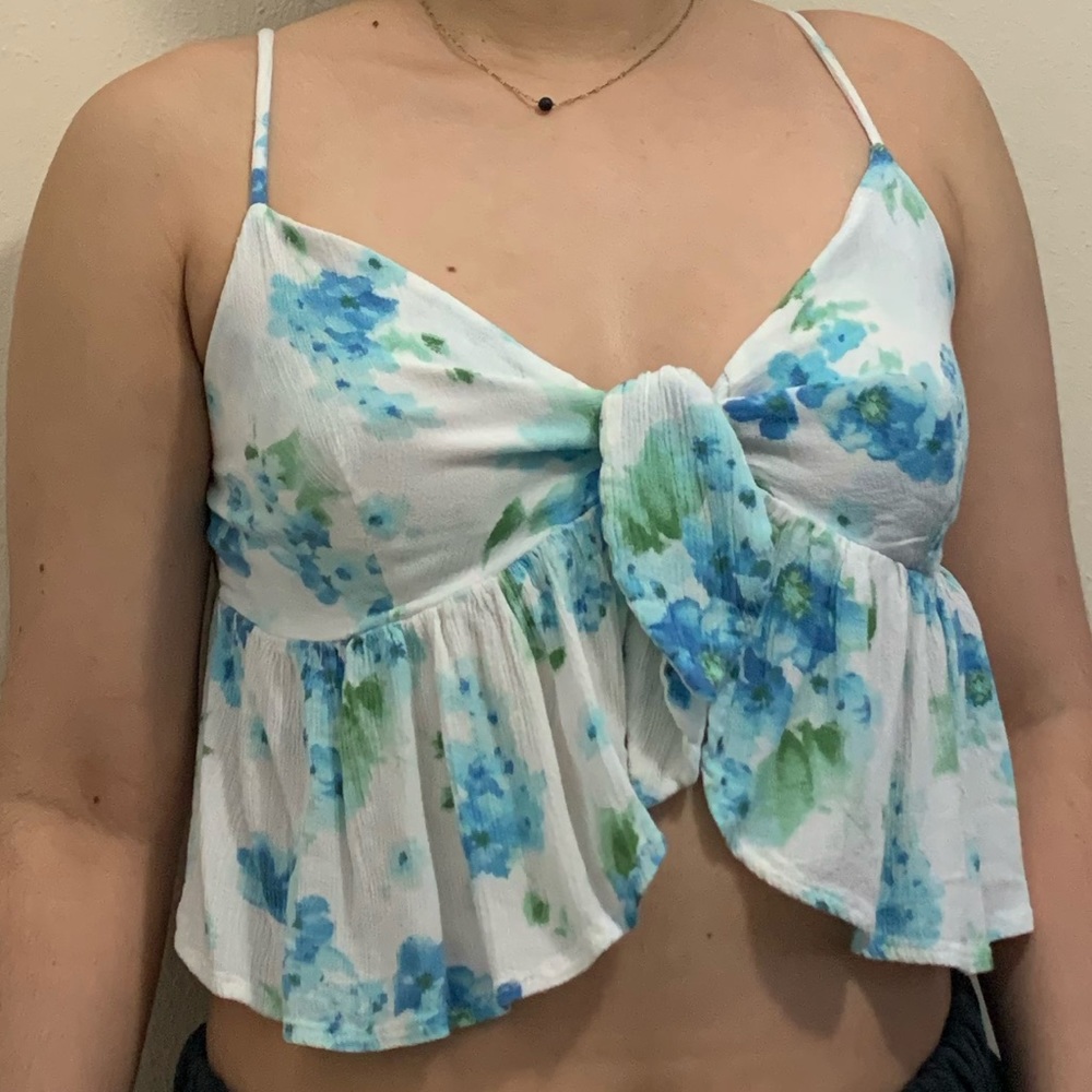 🦋FLORAL CROP TOP🦋